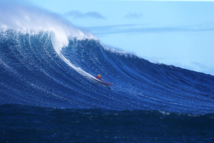 Carlos Burle protagonizou um dos wipeouts mais sinistros do dia e foi o melhor brasileiro no evento | Crédito: WSL / Cestari