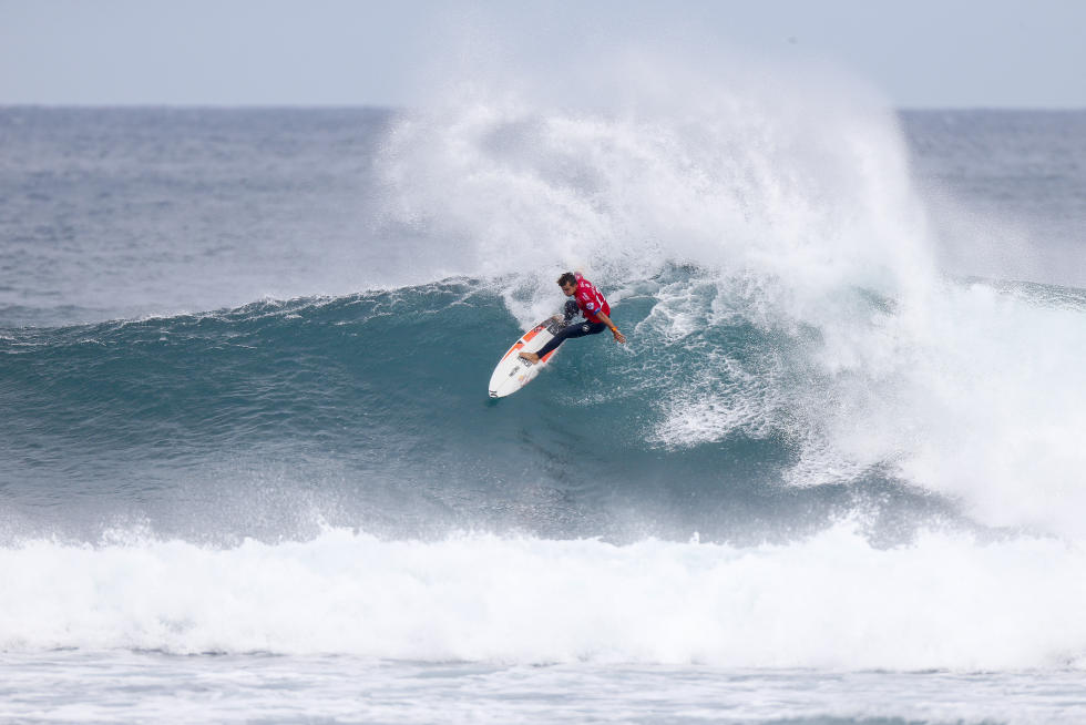 Após o término da terceira etapa, Julian Wilson é o sétimo colocado no ranking; Seabass está em segundo lugar, logo atrás de Wilko. Foto: WSL