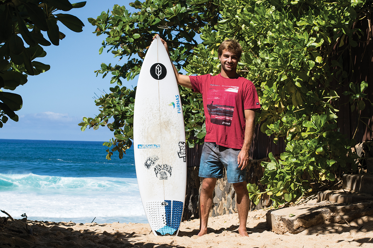 Brasileiro Lucas Silveira conquista QS3000 de Santa Cruz - Surf - Jornal  Record