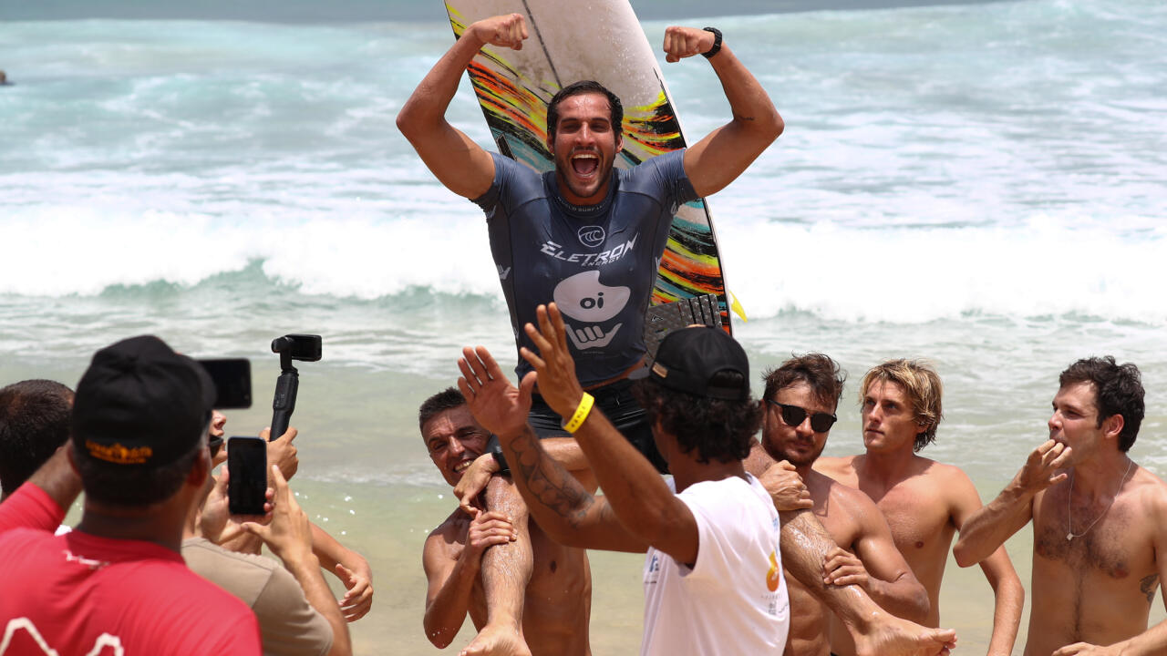 Em tempos de pandemia, Noronha tem campeonato de surfe online