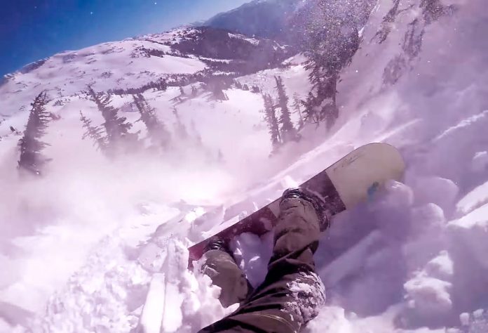 snowboarder-avalanche