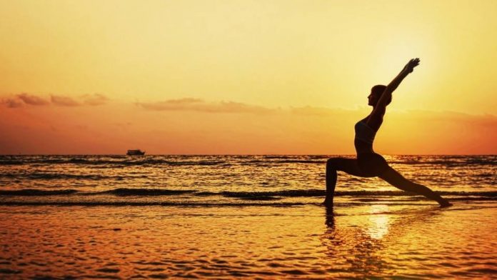 7 posturas de yoga para o surfista