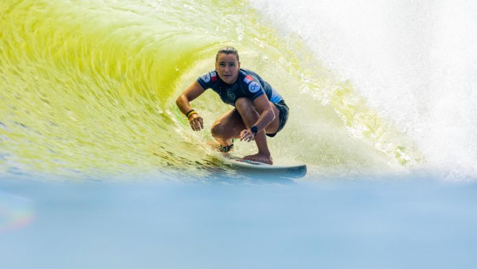 Johanne Defay é a campeã do Surf Ranch Pro