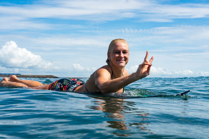 Com vitória de Tatiana Weston-Webb, surf do Brasil fecha 1º dia com 100% de aproveitamento