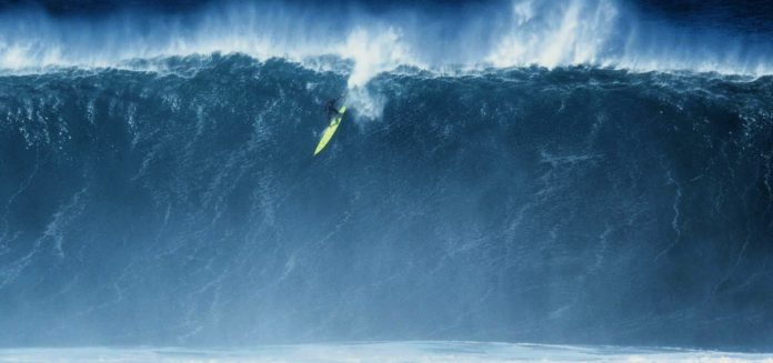 Nic von Rupp surfa o 'swell da década' na Ilha da Madeira