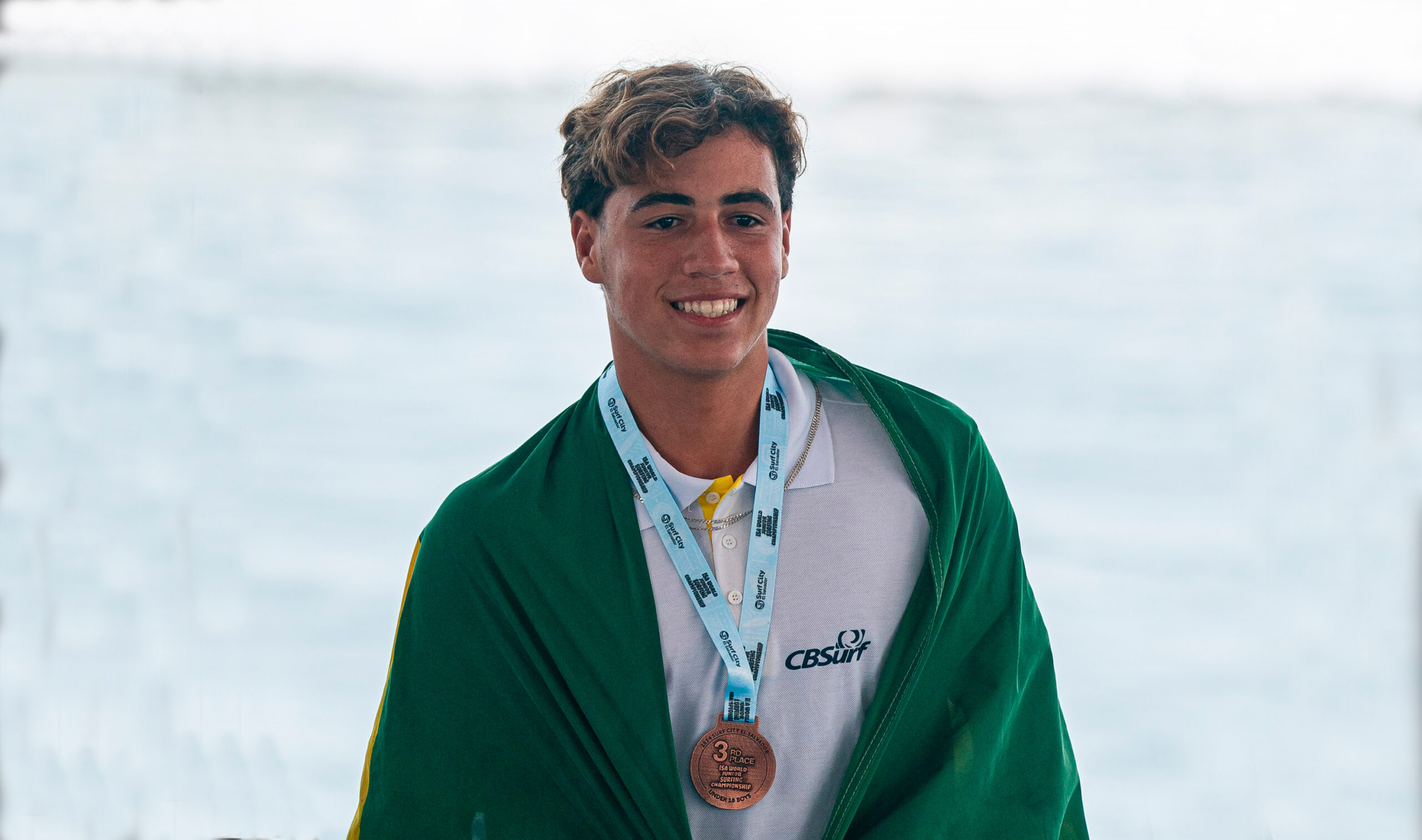 Apesar do bronze de Rickson Falcão, Brasil fica de fora do pódio do ISA  World Junior Surfing Championship 2024